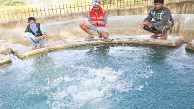 इस रहस्यमयी कुंड में ताली बजाते ही ऊपर उठने लगता है पानी । Mysterious Kund Dalahi । Boldsky