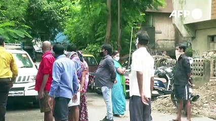 في حي دارافي الفقير في بومباي مطاردة حثيثة لكوفيد-19