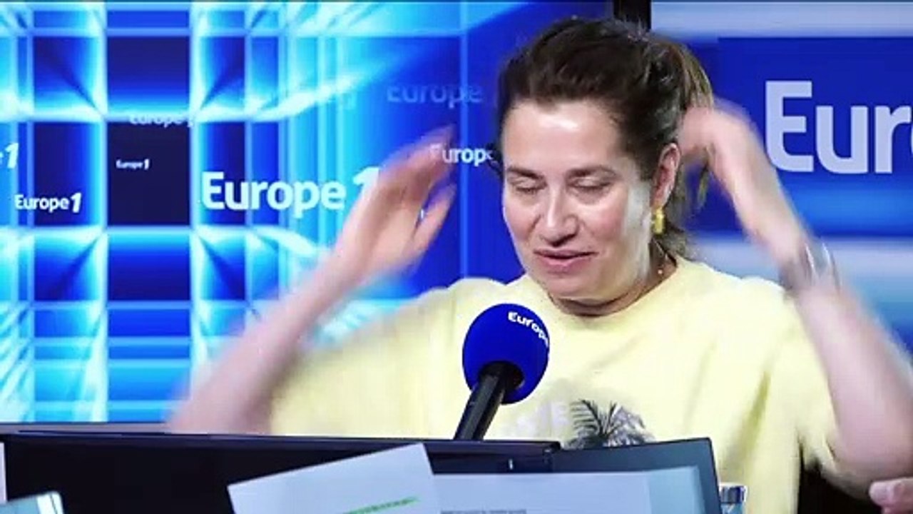 "Plus on vieilli, plus il faut sourire", Emmanuelle Devos se livre sur la suite de sa carrière