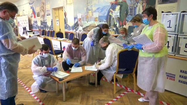 В России завершилось голосование по внесению поправок в Конституцию