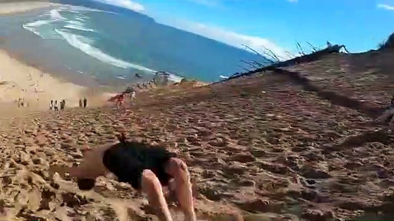 Il enchaine les backflips à une vitesse folle s...