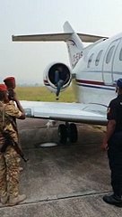 Il s'était caché dans le réacteur de l'avion pour s'échapper du pays !