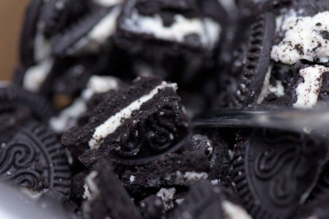 Pillsbury's New Cookie Dough Has Oreo Pieces Mixed in for a Cookies & Creme Dream Come Tru