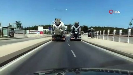 Beton mikserlerinin otoyoldaki tehlikeli yarışı kamerada