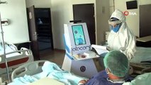 Koronavirüs hastalarının robot hemşiresi iş başında