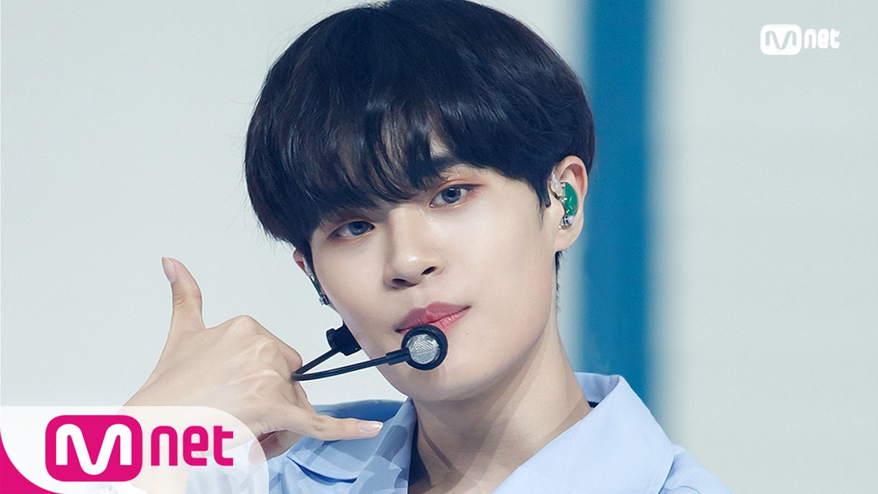 'COMEBACK' VIVID한 청량미 'AB6IX'의 '답을 줘(THE ANSWER)' 무대