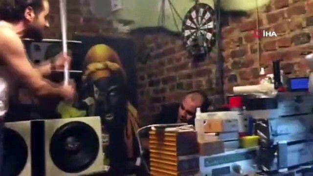 İstanbul'da satırlı, sopalı dehşet kamerada!