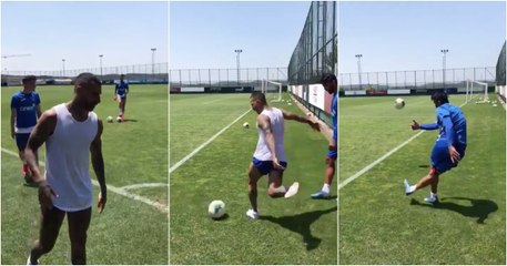 Quaresma "envergonha" colega de equipa ao marcar cantos de letra... descalço