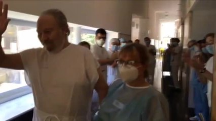 Скачать видео: Isidre recibe el alta en el Hospital del Mar de Barcelona tras tres duros meses ingresados