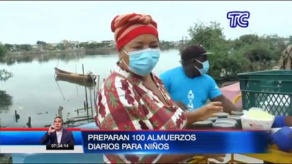 Personas ofrecen alimentación gratuita a niños del sur de Guayaquiil