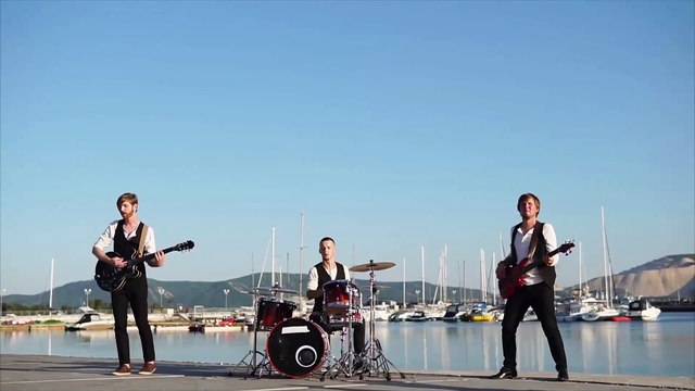 7) Music. Guitar Bass. Scapes. Silent Partner. Country et folk. Triste