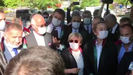 Toplantıya alınmayan baro başkanlarının Meclis önünde bekleyişi sürüyor: İstedikleri yasayı çıkartsınlar; değiştiremeyecekler