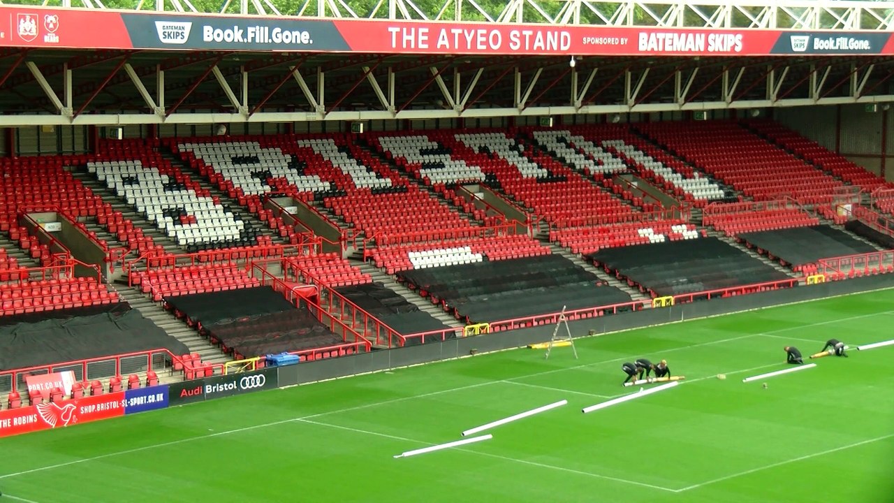 Has Lee Johnson lost the dressing room?