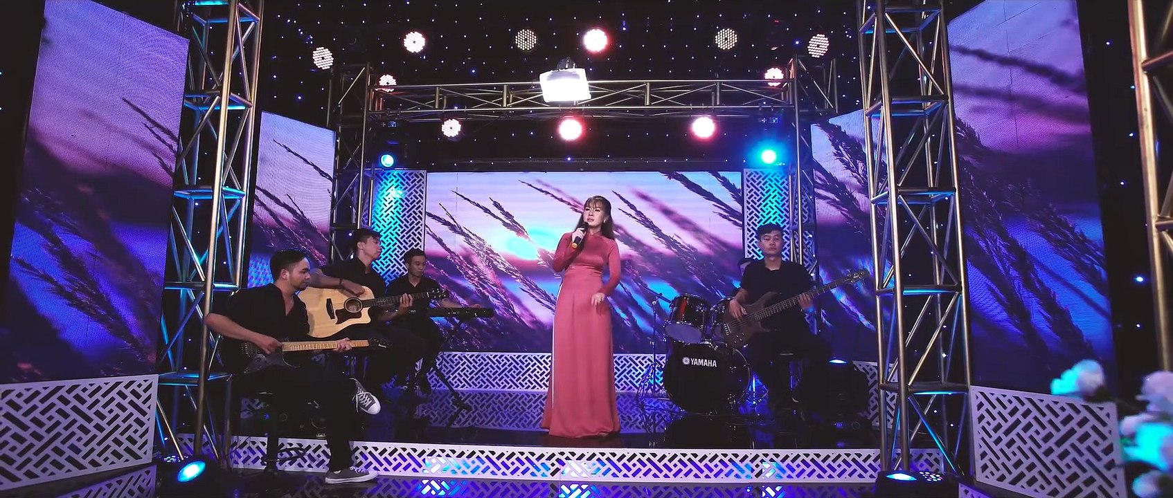 Anh Cứ Theo Người - Yến Khoa