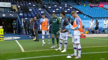 “แมนเชสเตอร์ ซิตี้” ตั้งแถวเกียรติยศต้อนรับ “ลิเวอร์พูล”