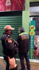 Polícia encontra bar clandestino nas traseiras de uma loja de animais