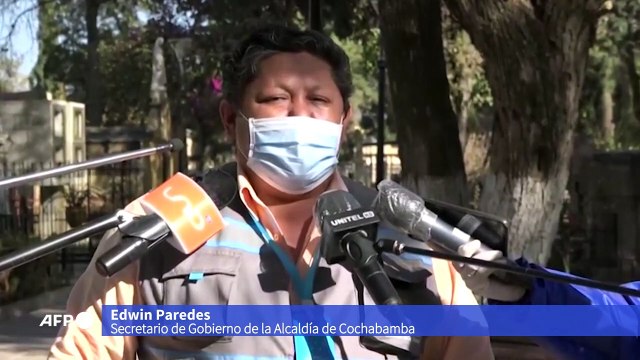 Cementerio boliviano habilita más tumbas tras quejas por muertos acumulados en casas