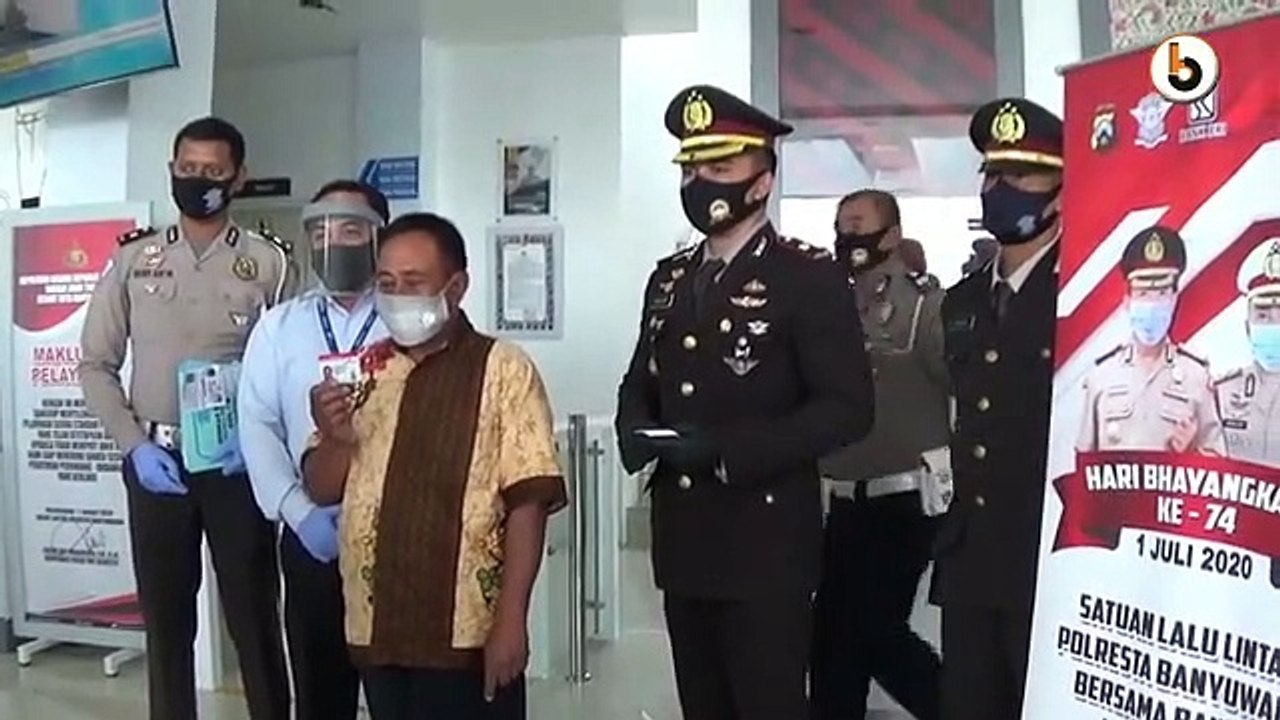 HARI BHAYANGKARA, WARGA DI BERI SIM GRATIS