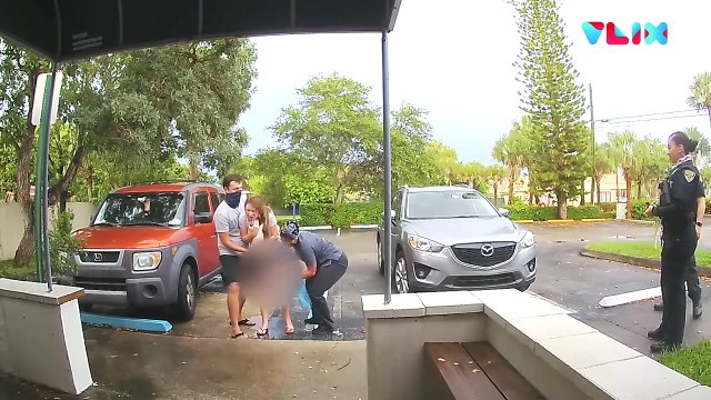 Udah Tak Tahan, Ibu Ini Melahirkan di Parkiran
