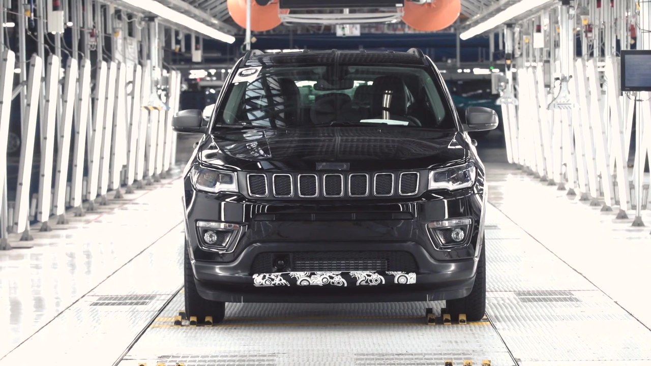 Jeep® Compass „made in Europe“ mit neuer Benzinmotoren-Generation