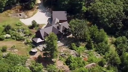 Detenida Ghislaine Maxwell acusada de colaborar con su amigo Epstein en una trama de pederastia