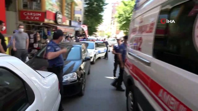 Tuzla'da bir şahıs Marmaray Durağı'nda raylara atladı