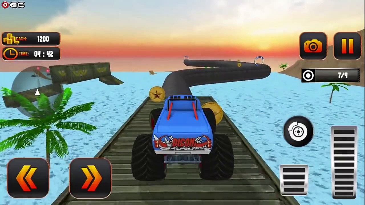 Monster Truck Water Surfing Truck Racing Games - 4x4 Impossible Car Stunt Race - Android GamePlay