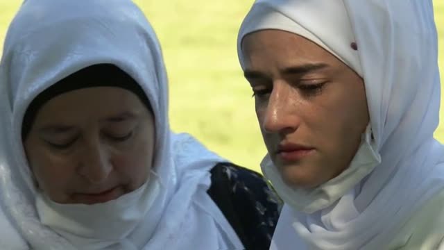 Los bosnios recuerdan la masacre de Srebrenica cuando se cumple 25 años del genocidio