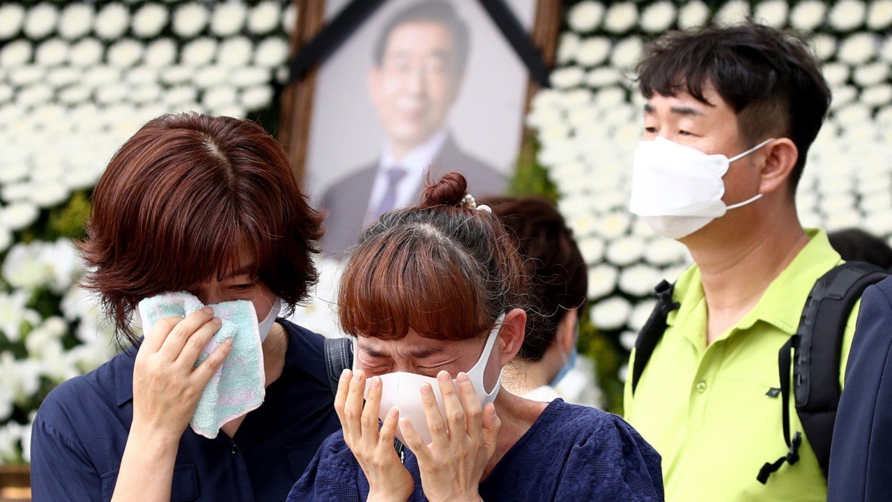 Seoul Mayor's Suicide Leaves South Koreans Reeling