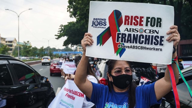 Philippines press freedom: Major broadcaster denied a new license