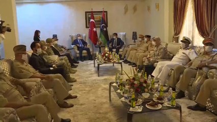 وزير الدفاع ورئيس هيئة الأركان التركيان يزوران ليبيا
