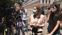 Ana Pastor (PP) comparece ante los medios en los alrededores del Congreso