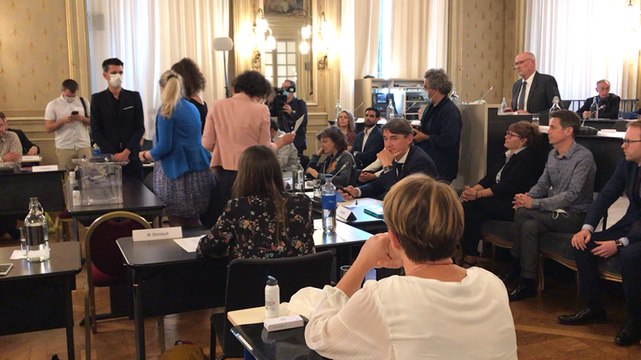 Nathalie Appéré élue officiellement maire de Rennes par le conseil municipal