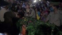 शहीद दरोगा महेश चंद्र यादव का पार्थिव शरीर पहुंचा गांव, मचा कोहराम