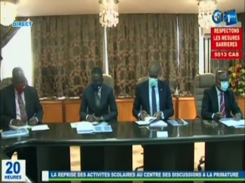 RTG/Échange entre le Premier Ministre et les Ministres de l’économie, de la santé et de l’enseignement supérieur à la Primature