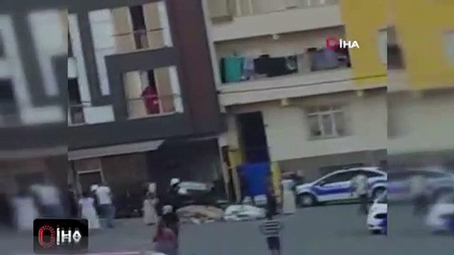 Polis ateş açtı! Yaşlı, genç herkesin birbirine girdiği komşu kavgası ortalığı savaş alanına çevirdi
