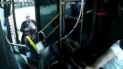 Otobüse binen kadının cüzdanını böyle çaldılar