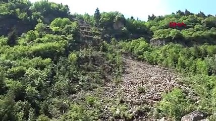 2 işçinin öldüğü heyelanda iş makineleri 300 metre sürüklenmiş