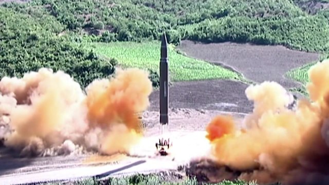 북한매체, ICBM '화성-14형' 시험 발사 3주년 조명 / YTN