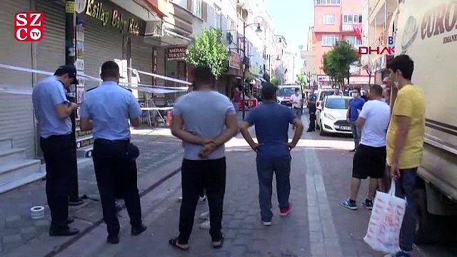 Zeytinburnu'da bir bina çökme riski nedeniyle boşaltıldı!