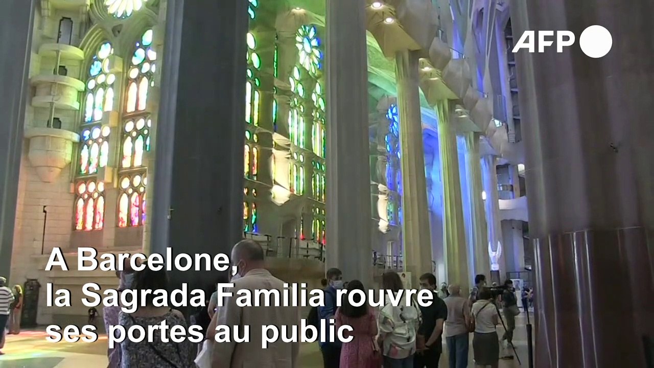 A Barcelone, la Sagrada familia rouvre en hommage aux soignants