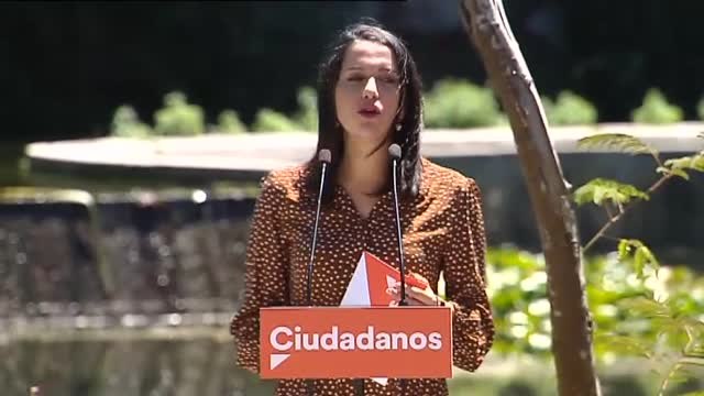 Arrimadas: Lo que tiene que hacer Iglesias es dar menos lecciones de feminismo, que no puede dar ni una