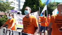 Los trabajadores de Alcoa protestan en el acto electoral de Pedro Sánchez en La Coruña