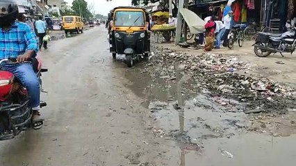 कीचड़ से भरे रास्ते बता रहे विकास की दास्तान