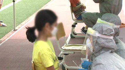 소규모 집단 감염 확산...사회적 거리 두기 격상하나? / YTN