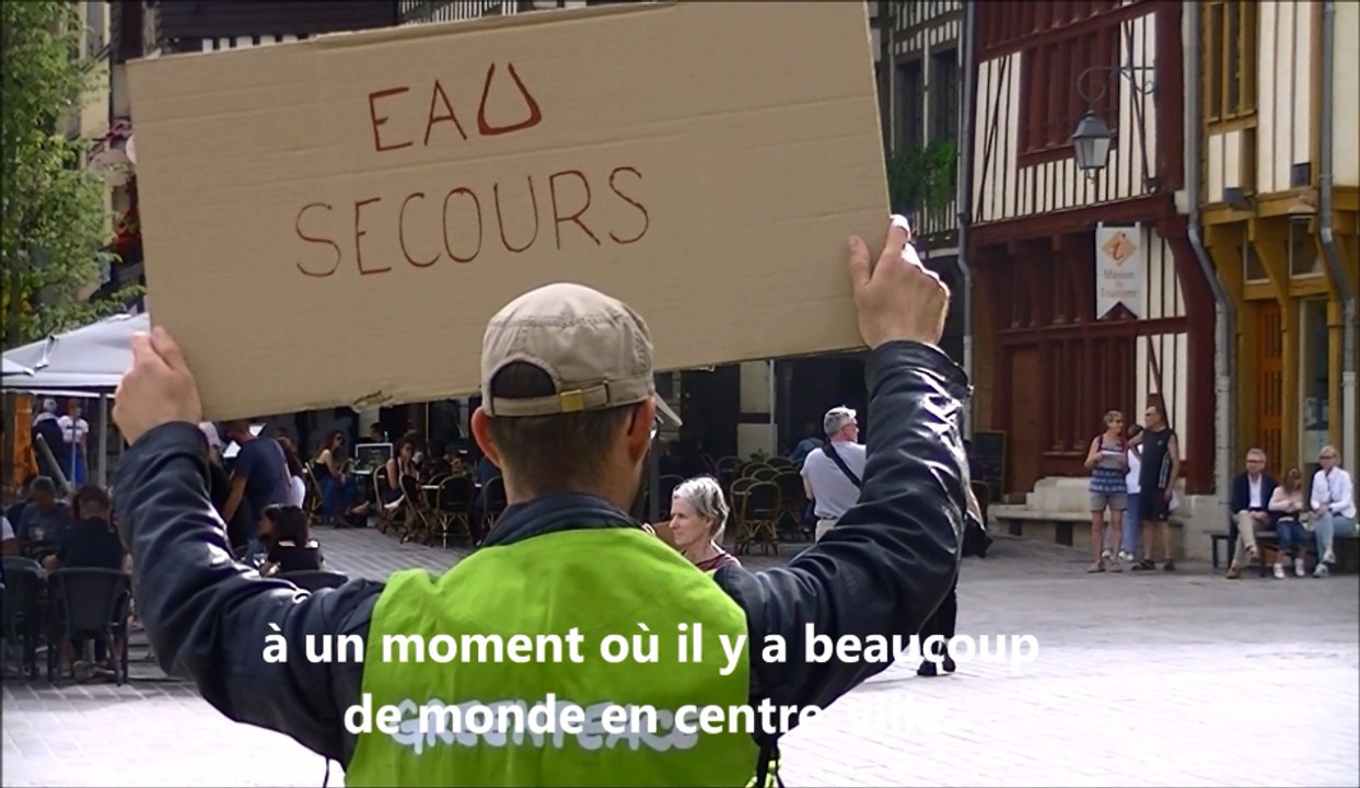 Action de Greenpeace au centre-ville de Troyes