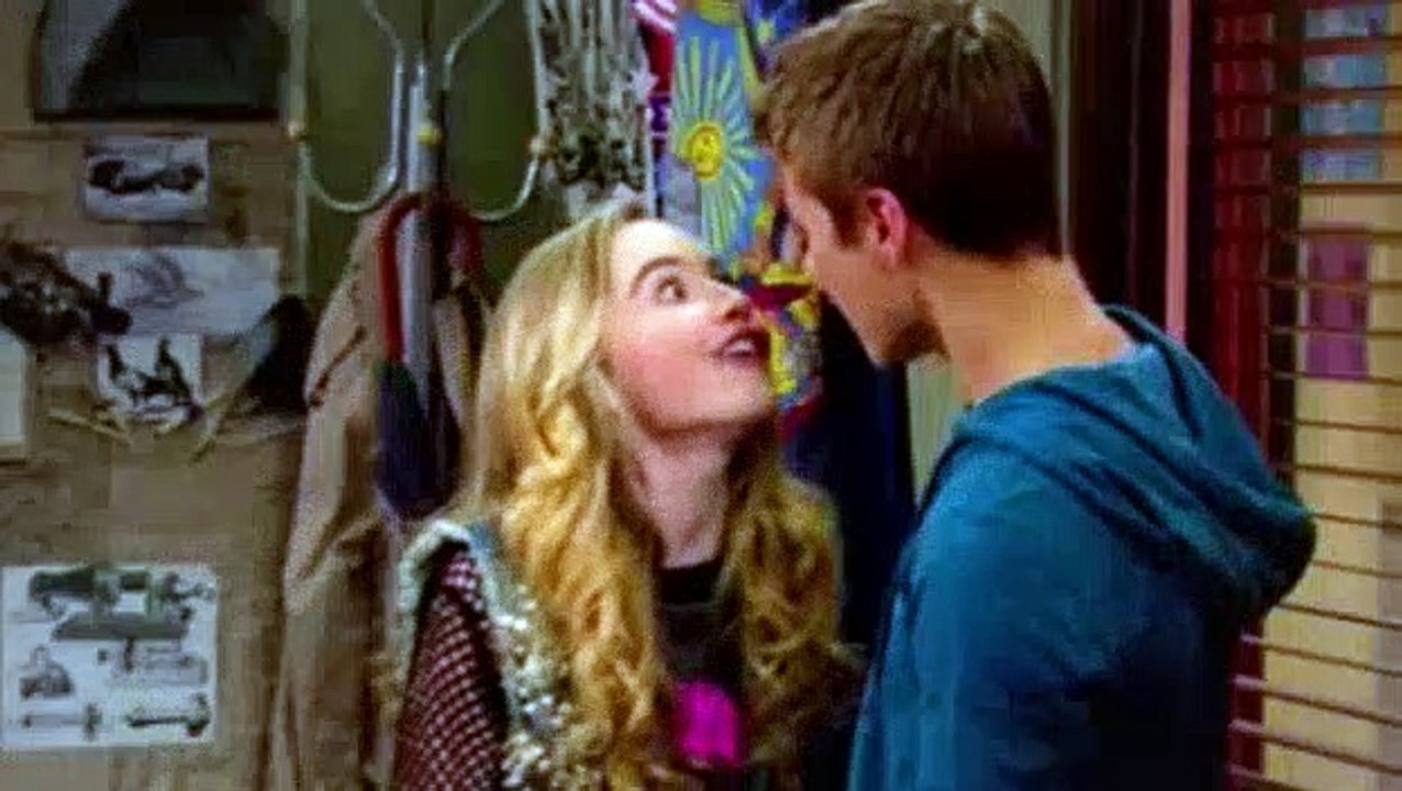 Girl Meets World S01E10 Girl Meets Crazy Hat