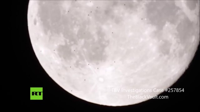 Misteriosos objetos cerca de la Luna