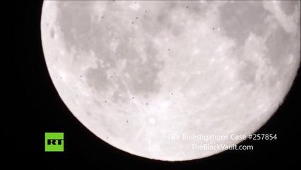 Misteriosos objetos cerca de la Luna