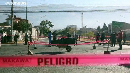 شاهد: جثة شخص توفي بكورونا تبقى أسبوعا كاملا وسط أحد شوارع بوليفيا